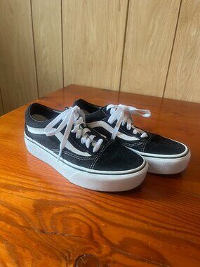 Vans Old Skool Sneakers – Women’s US 6.5